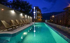 Hotel Atina